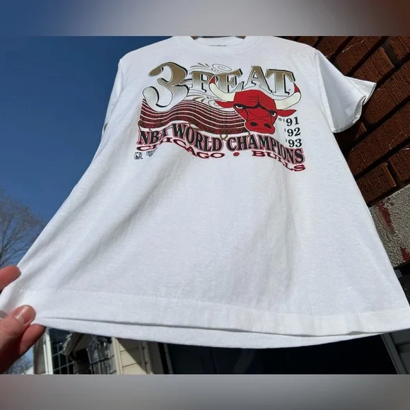 💥SOLD💥 NWT Vintage 1993 Chicago Bulls 🏀 NBA Finals tee shirt Spectator - Picture 12 of 16